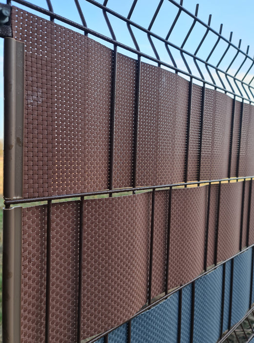 Bauswern Rattan Privacy Screen Strips 2,55 x 0,19 m, (830 g/m²) + 2 clips, RAL8011 (Brown)